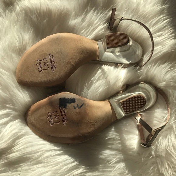 STUART Weitzman Cream Nude and Lucite Sandals - Picture 5 of 6